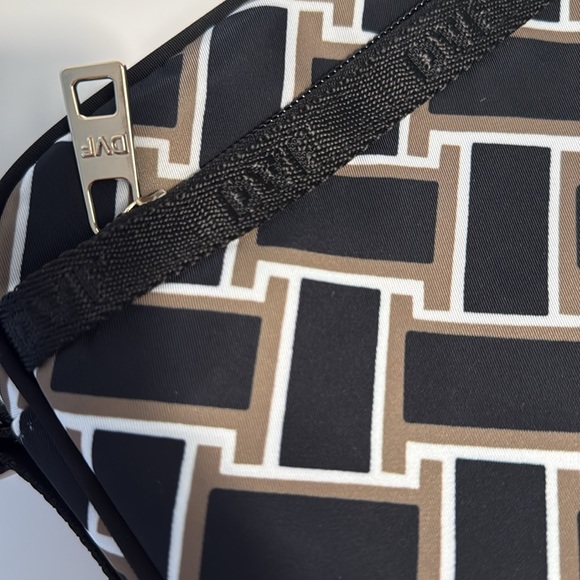 Diane Von Furstenberg Target Collaboration Crossbody Camera Bag Handbag NWT - Picture 3 of 4